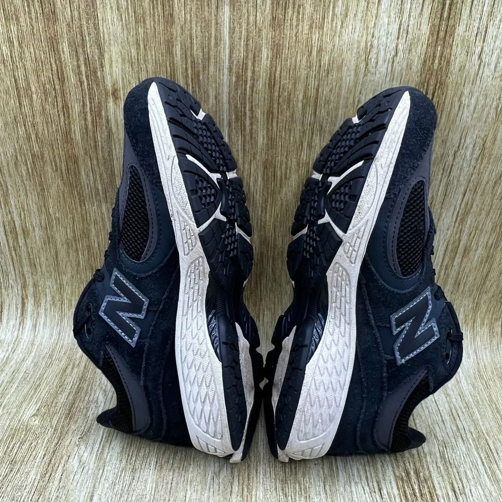 New Balance 2002R Womens Size 6.5 Sneakers Black Athletic Running Shoes GC2002BK